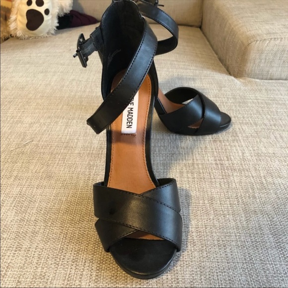 Steve Madden Black Ankle Strap Heels - Sz 7 - Picture 3 of 3